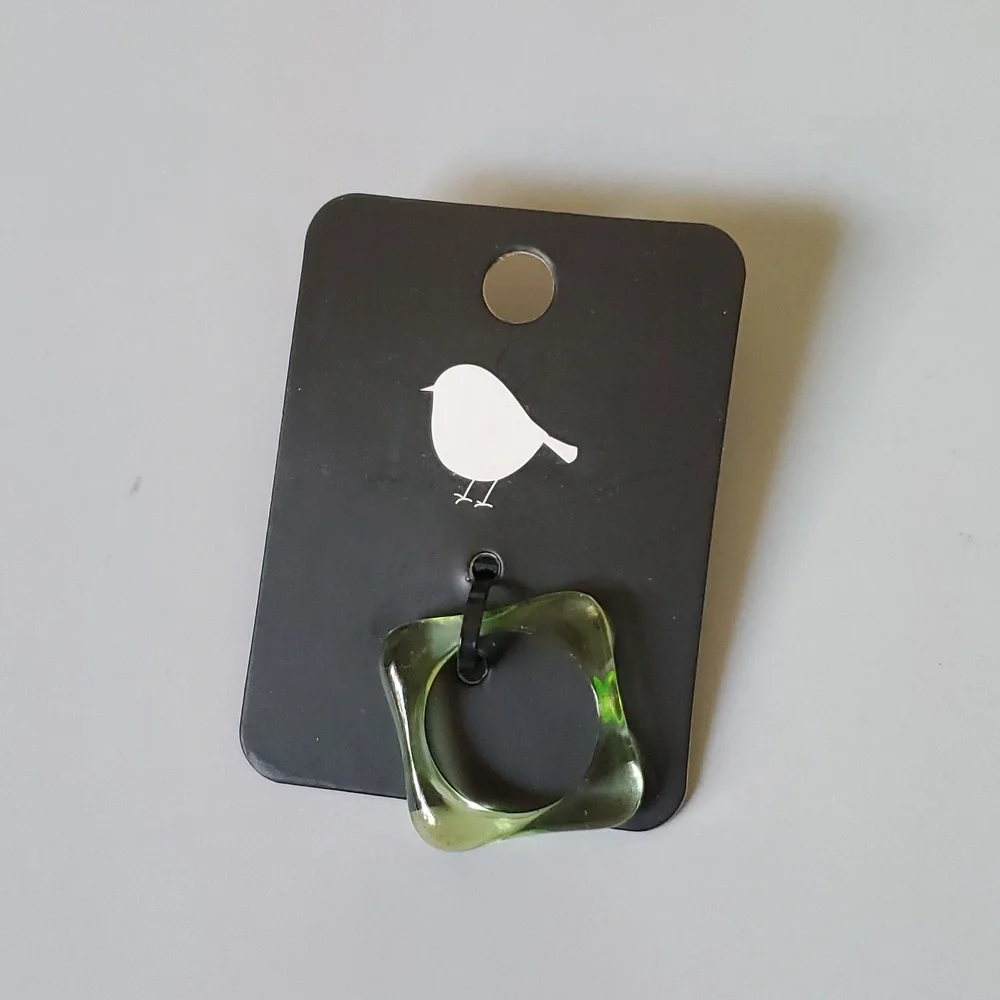 🎈3 FOR $10 RESIN RINGS - Picture 1 of 3